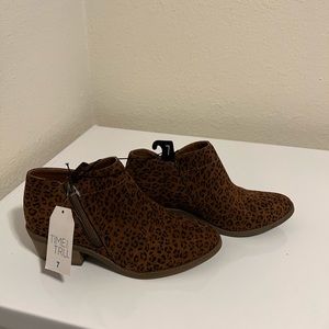 Booties, Wide, Width